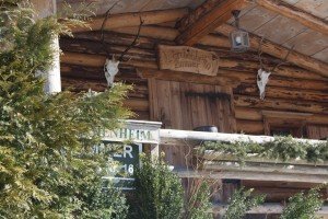 62470_547493075271431_1367221684_n