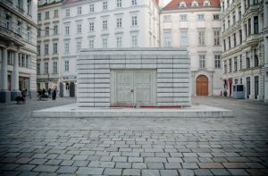 A Judenplatzon álló holokauszt-emlékmű